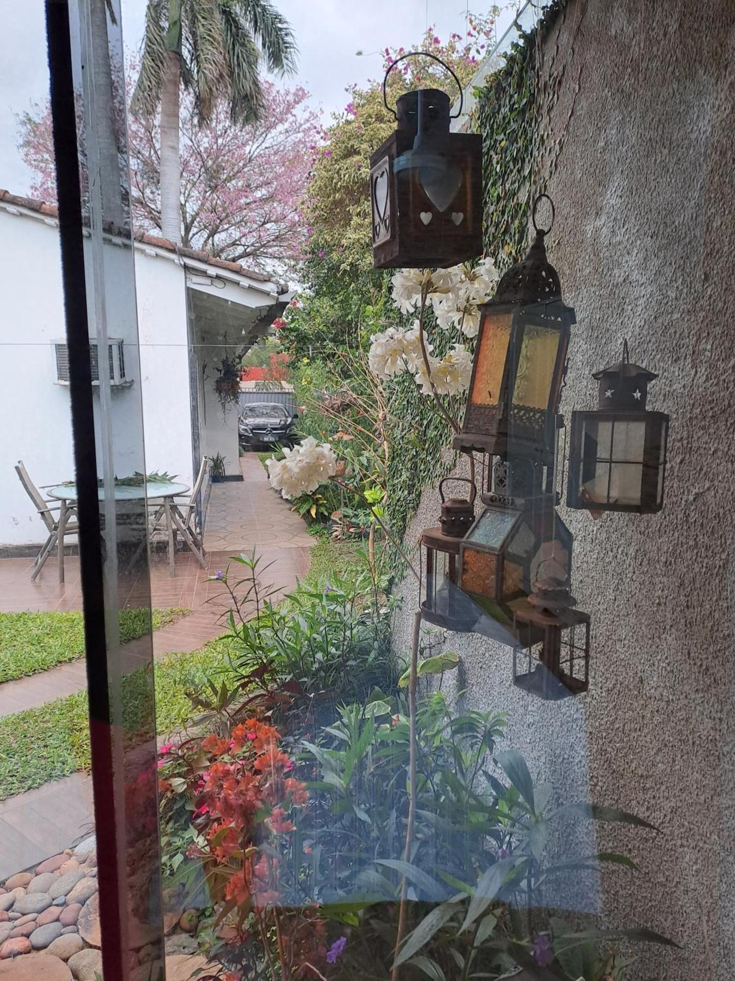 Granados Bed & Breakfast Асунсион Екстериор снимка