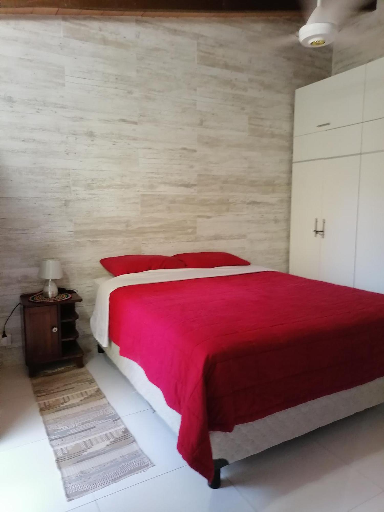 Granados Bed & Breakfast Асунсион Екстериор снимка