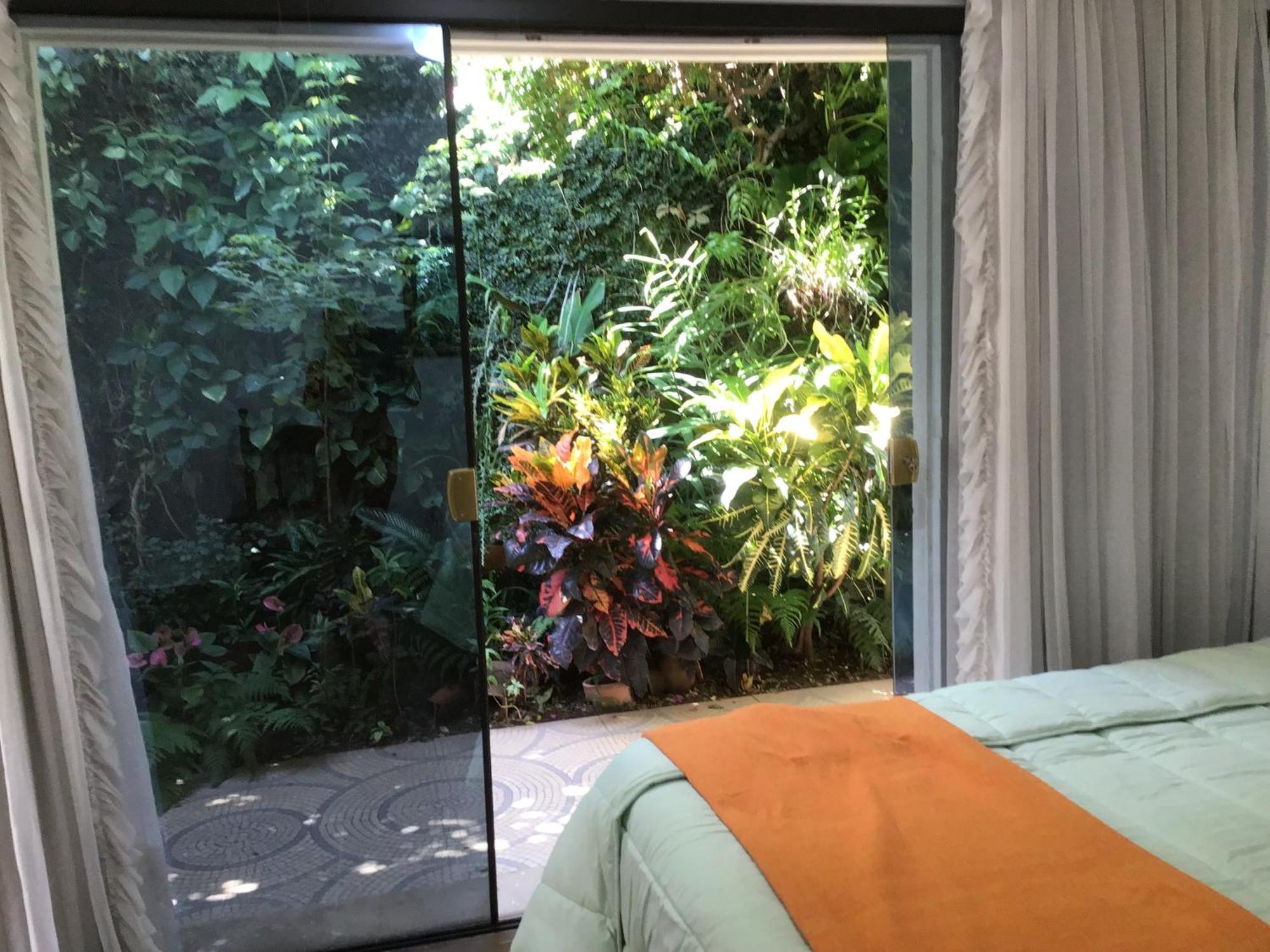 Granados Bed & Breakfast Асунсион Екстериор снимка