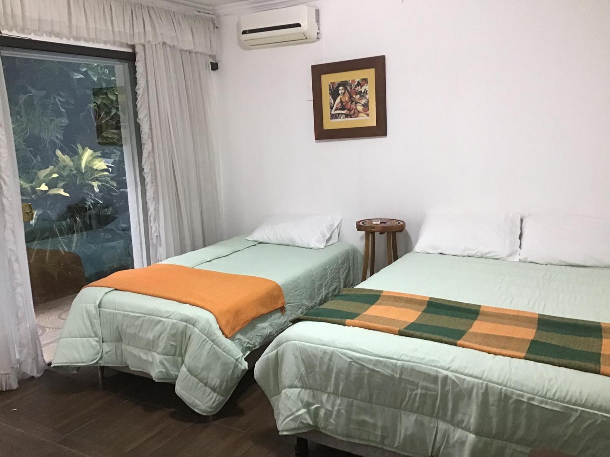 Granados Bed & Breakfast Асунсион Екстериор снимка
