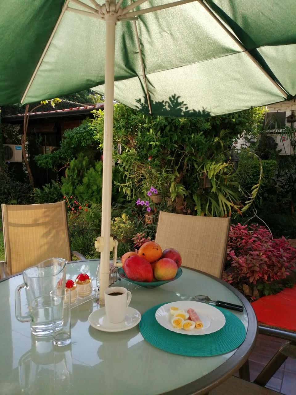 Granados Bed & Breakfast Асунсион Екстериор снимка